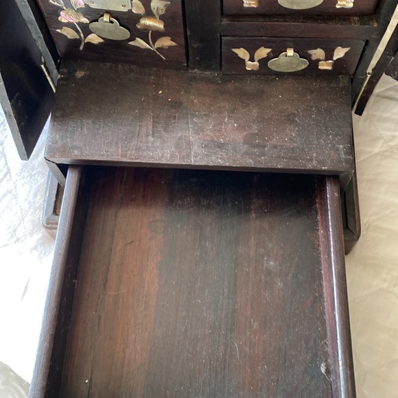 Vintage antique jewelry box from China - - Picture 7 of 13